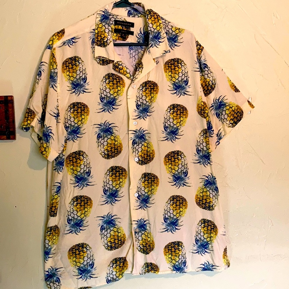 Banana Republic slim fit Pineapple tropical / Hawaiian shirt 100% rayon